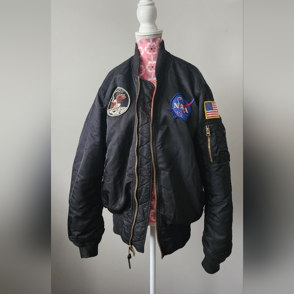 EUC Alpha Industries NASA bomber (L) - Picture 1 of 11